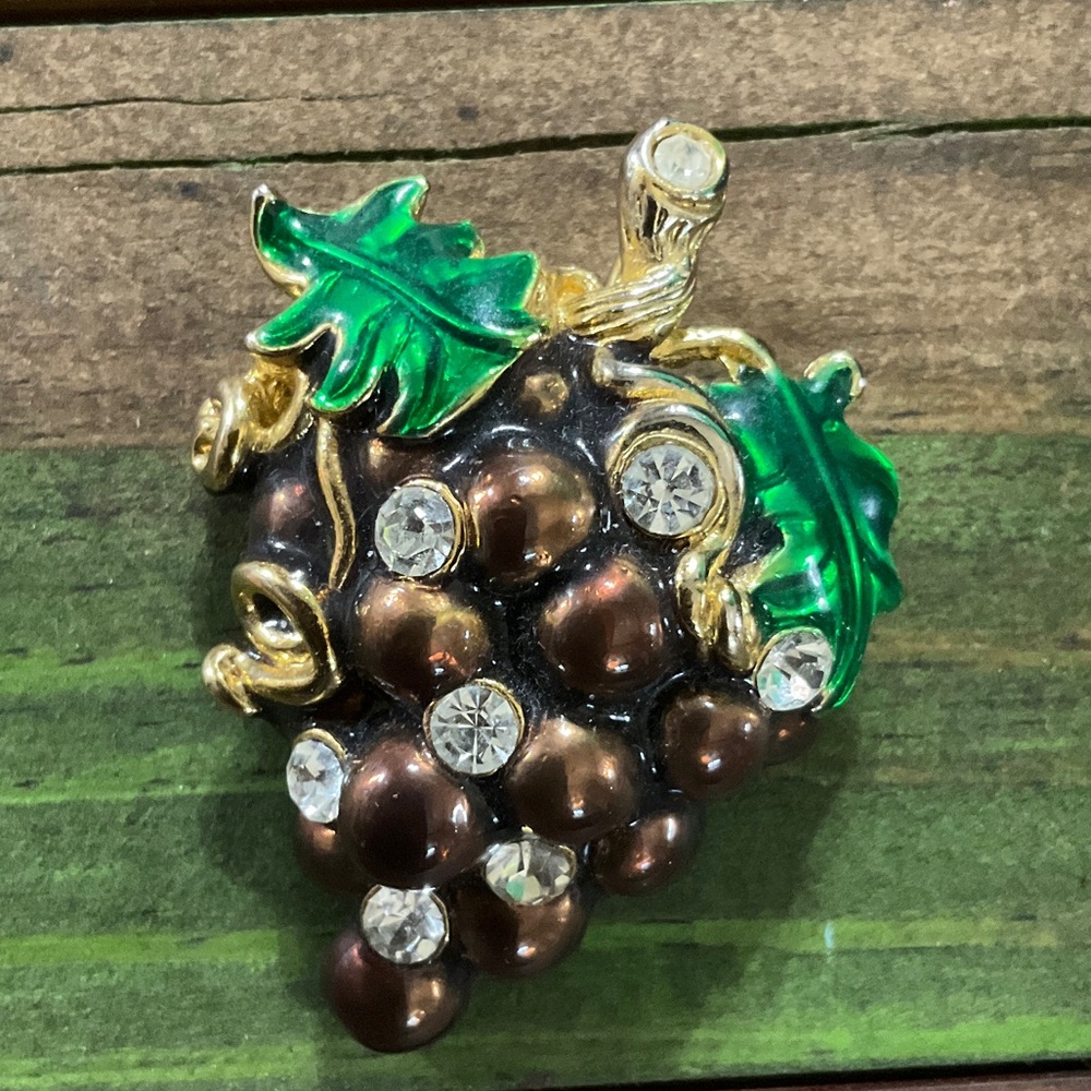 Vintage Grape Cluster Brooch/Pendant